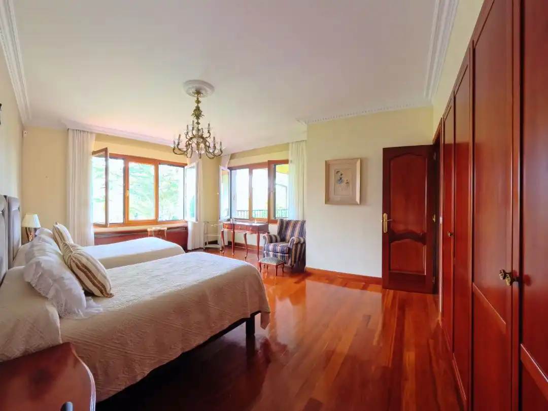 Habitación de Casa o chalet en venta en Leioa con Calefacción, Jardín privado y Parquet