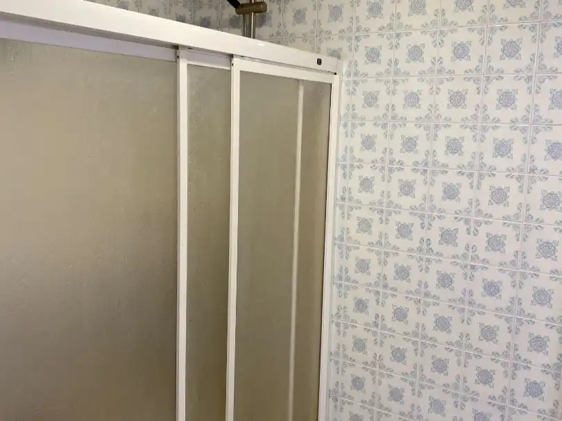 Baño de Piso de alquiler en Santander con Calefacción, Parquet y Amueblado