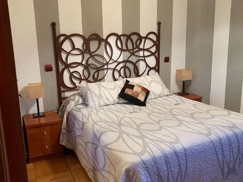 Habitación de Piso de alquiler en Santander con Calefacción, Parquet y Amueblado