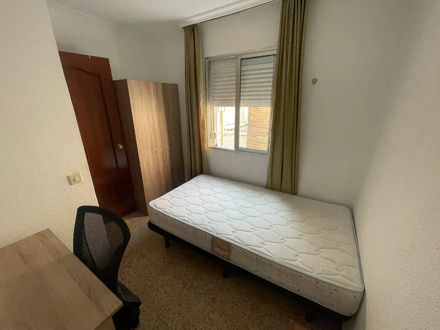 Piso de alquiler en Calle Séneca, 4, Centro Habitación de Piso de alquiler en Montequinto con Aire acondicionado, Calefacción y Amueblado