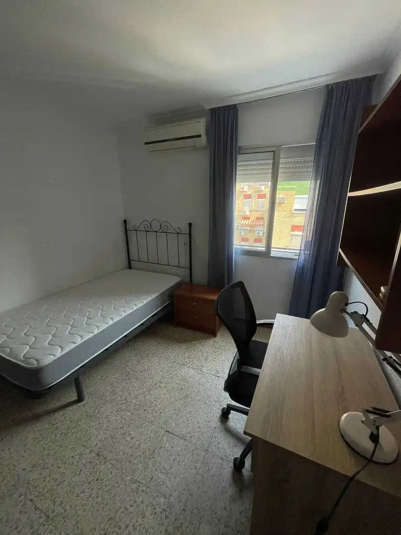 Piso de alquiler en Calle Séneca, 4, Centro Habitación de Piso de alquiler en Montequinto con Aire acondicionado, Calefacción y Amueblado