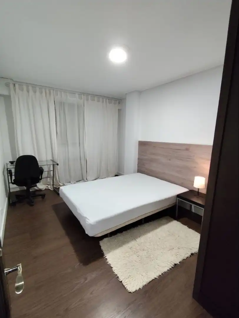 Habitación de Piso de alquiler en Oleiros con Calefacción, Parquet y Amueblado