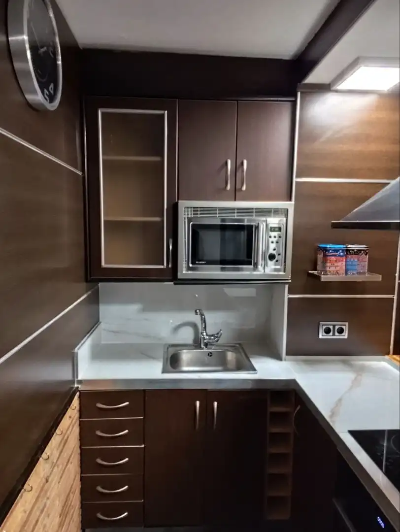 Cocina de Piso de alquiler en Oleiros con Calefacción, Parquet y Amueblado