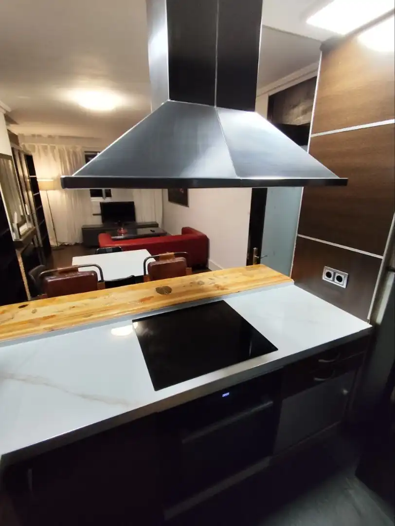 Cocina de Piso de alquiler en Oleiros con Calefacción, Parquet y Amueblado