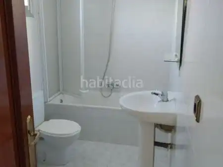 Piso en venta en Trijueque Baño de Piso en venta en Trijueque con Calefacción, Jardín privado y Terraza