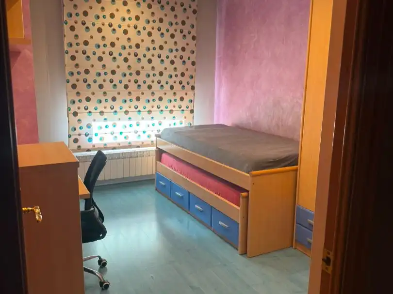 Pis de lloguer a Carrer Col·legi, 22, La Bordeta Dormitori de Pis de lloguer en Lleida amb Aire condicionat, Calefacció i Parquet