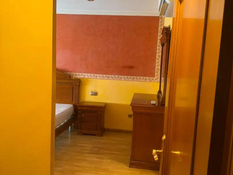 Pis de lloguer a Carrer Col·legi, 22, La Bordeta Dormitori de Pis de lloguer en Lleida amb Aire condicionat, Calefacció i Parquet