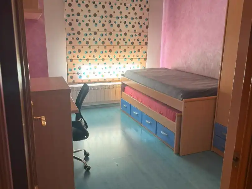 Pis de lloguer a Carrer Col·legi, 22, La Bordeta Dormitori de Pis de lloguer en Lleida amb Aire condicionat, Calefacció i Parquet