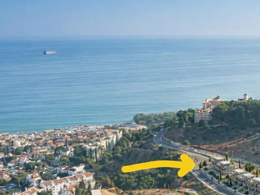 Vista exterior de Casa adosada en venda en Málaga Capital amb Aire condicionat, Terrassa i Piscina