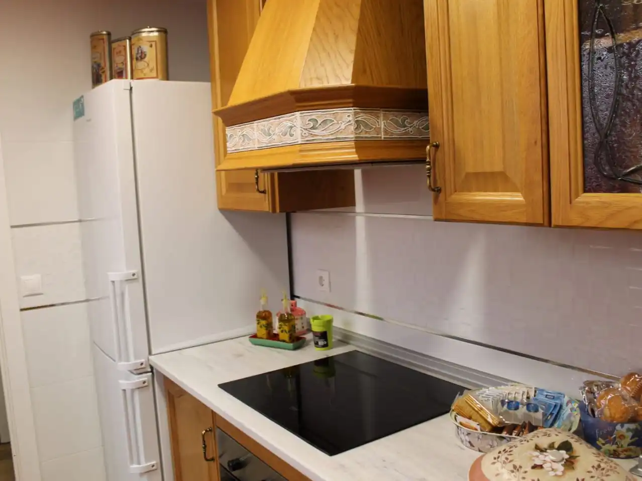 Piso de alquiler en Pasaje Escritor Narbona, 5, Huerta de la Reina - Trassierra Cocina de Piso de alquiler en Córdoba con Aire acondicionado, Calefacción y Terraza