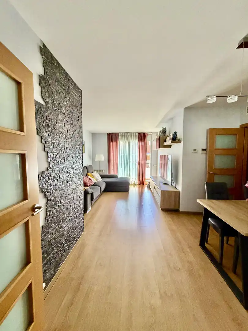 Piso en venta en Carrer Camí Antic de Sant Cugat, 10, Mas Rampinyo - Montcada Nova - Carrerada Sala de estar de Piso en venta en Montcada i Reixac con Aire acondicionado y Balcón