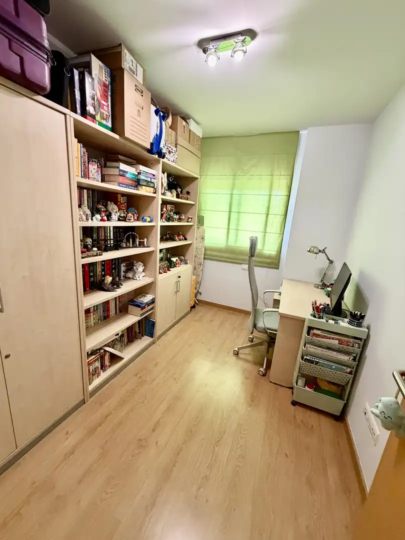 Piso en venta en Carrer Camí Antic de Sant Cugat, 10, Mas Rampinyo - Montcada Nova - Carrerada Habitación de Piso en venta en Montcada i Reixac con Aire acondicionado y Balcón