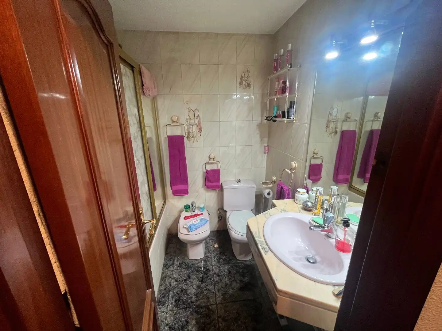 Wohnung zum Verkauf in Carrer del Doctor Pagès, 8, Centre Badezimmer von Wohnung zum Verkauf in Santa Coloma de Gramenet mit Klimaanlage und Balkon