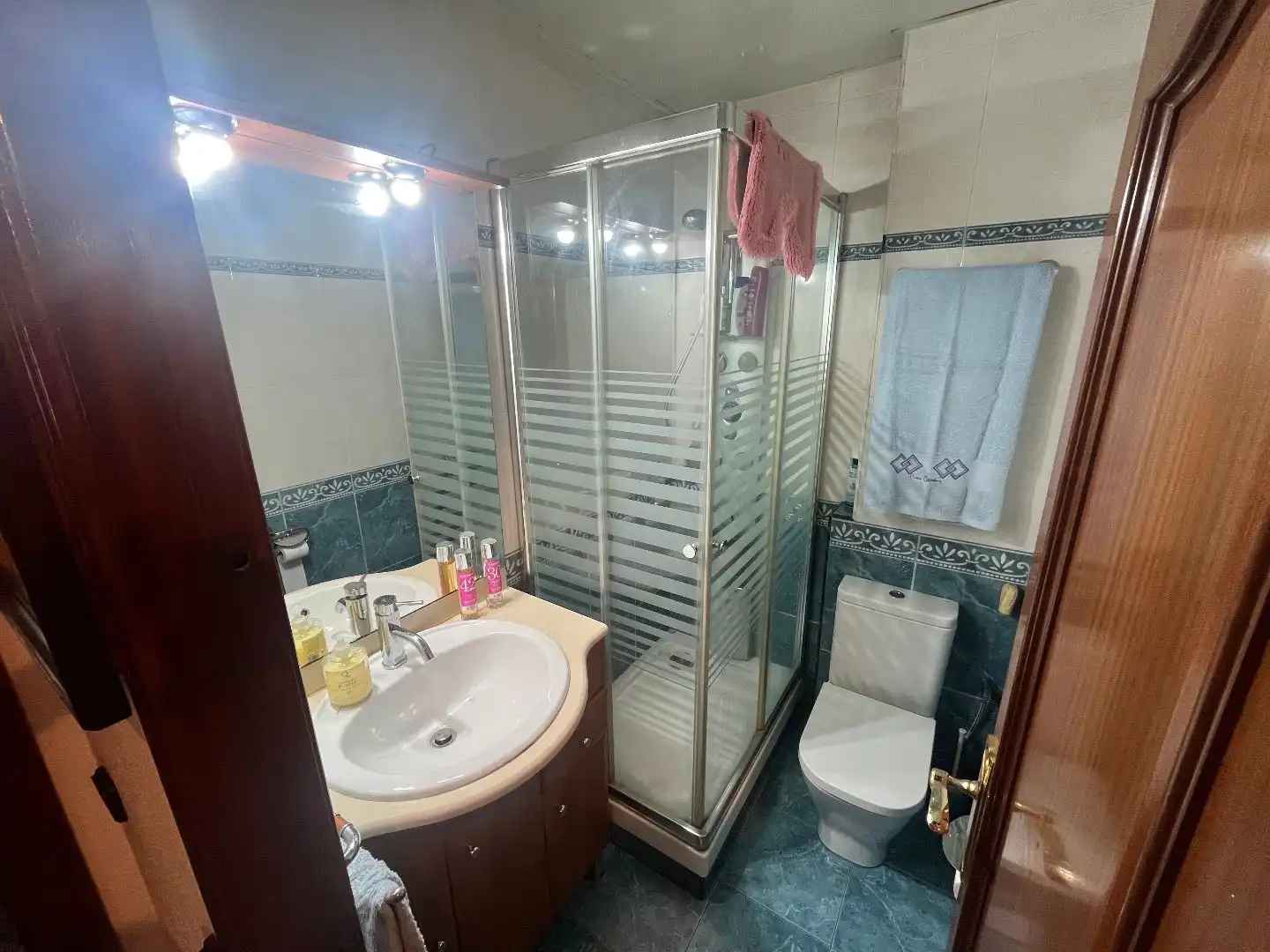 Wohnung zum Verkauf in Carrer del Doctor Pagès, 8, Centre Badezimmer von Wohnung zum Verkauf in Santa Coloma de Gramenet mit Klimaanlage und Balkon
