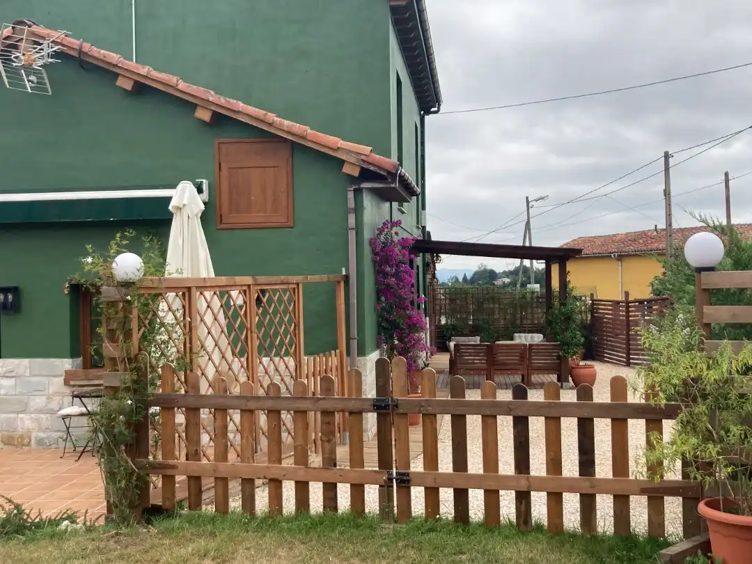 Terraza de Casa o chalet de alquiler en Siero con Calefacción, Jardín privado y Parquet