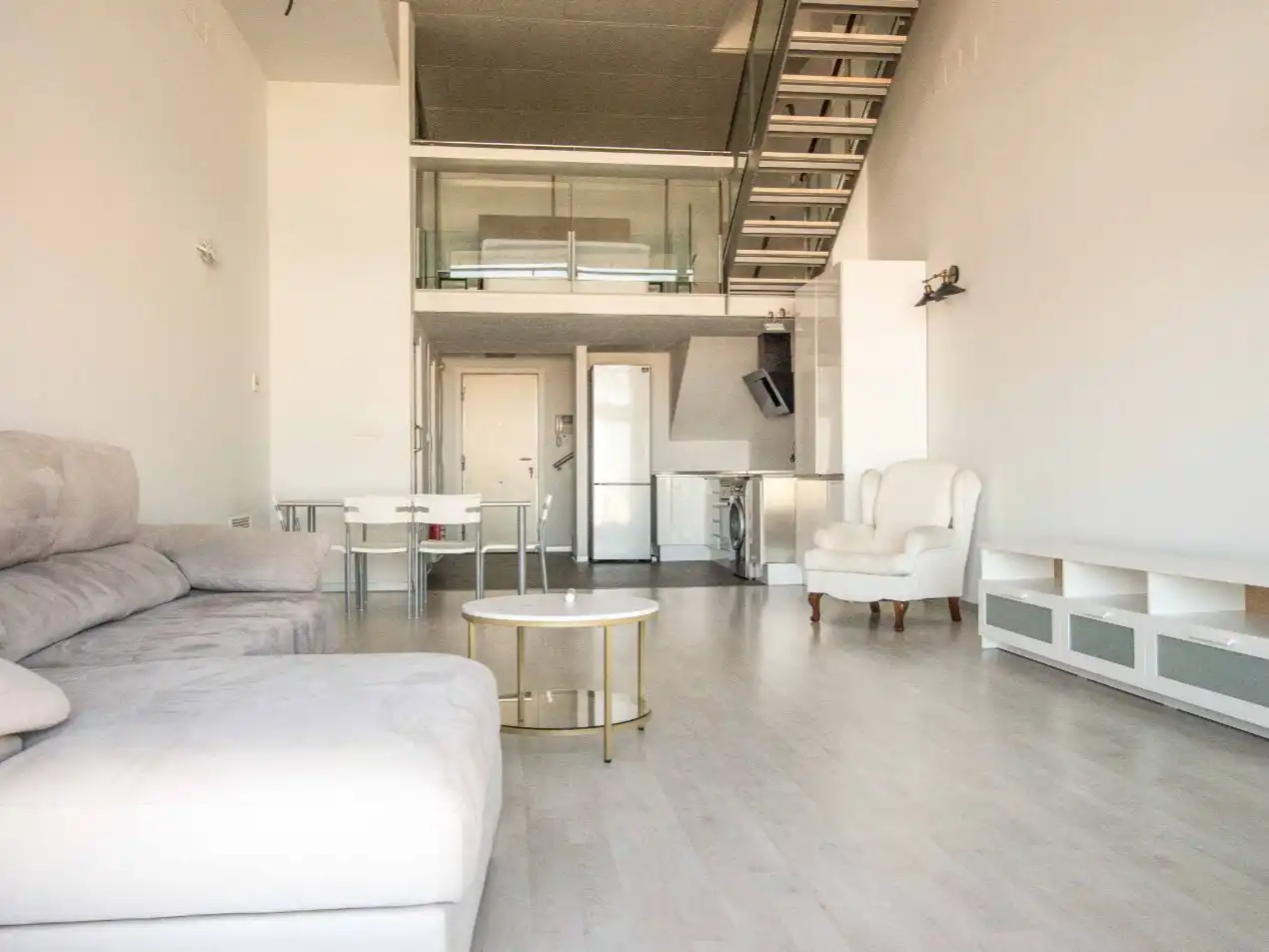 Dachboden zur Miete in Carrer de la Creu Roja, 1, Vara de Quart Wohnzimmer von Dachboden zur Miete in Valencia mit Klimaanlage, Parkett und Terrasse
