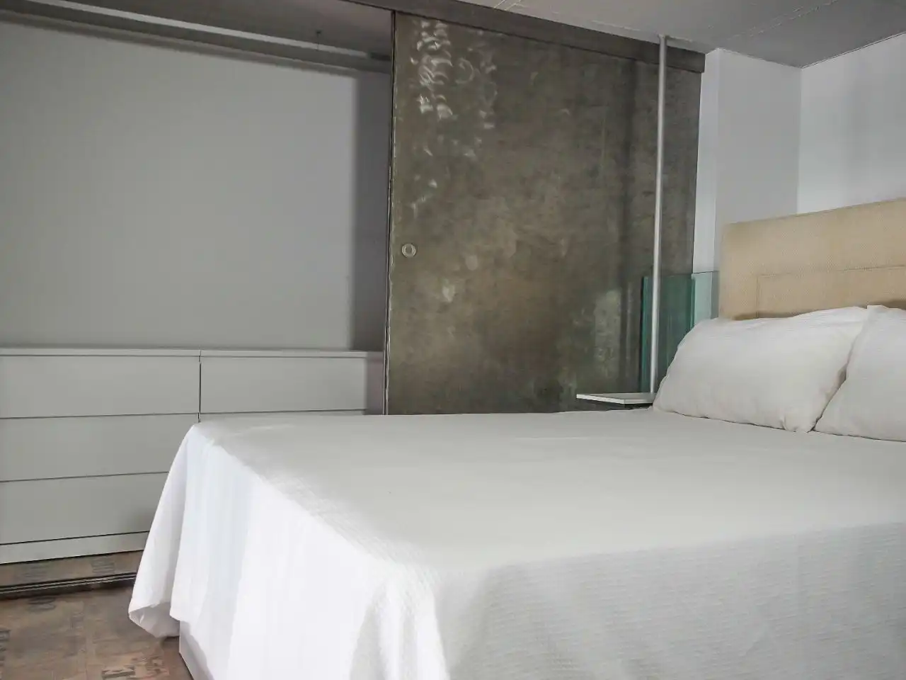 Dachboden zur Miete in Carrer de la Creu Roja, 1, Vara de Quart Schlafzimmer von Dachboden zur Miete in Valencia mit Klimaanlage, Parkett und Terrasse
