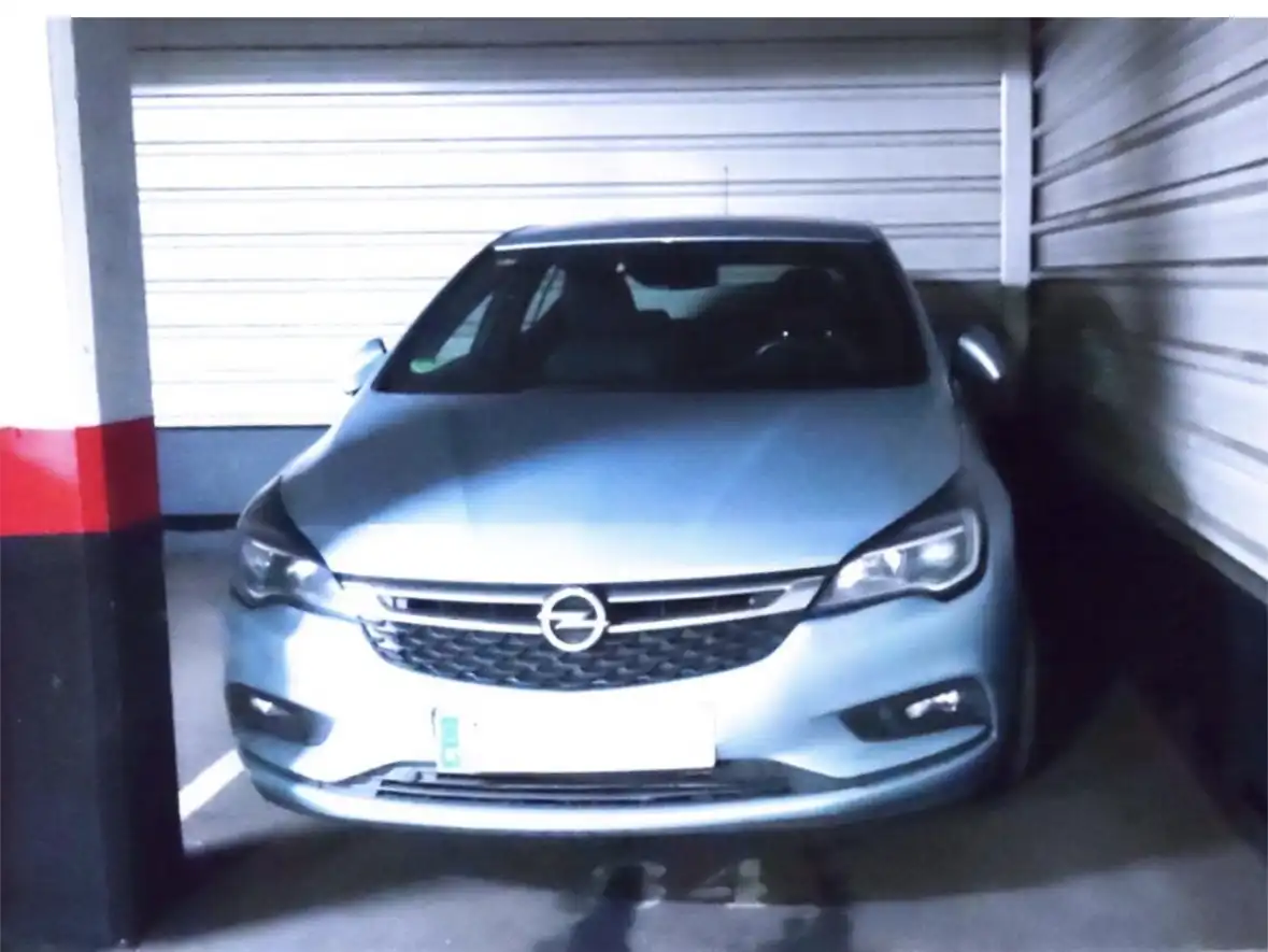 Parking of Garage for rent in Madrid