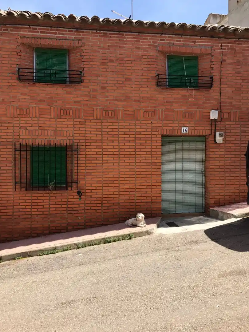 Casa adosada en venta en Calle Cervantes A, 14, Alhambra Vista exterior de Casa adosada en venta en Alhambra