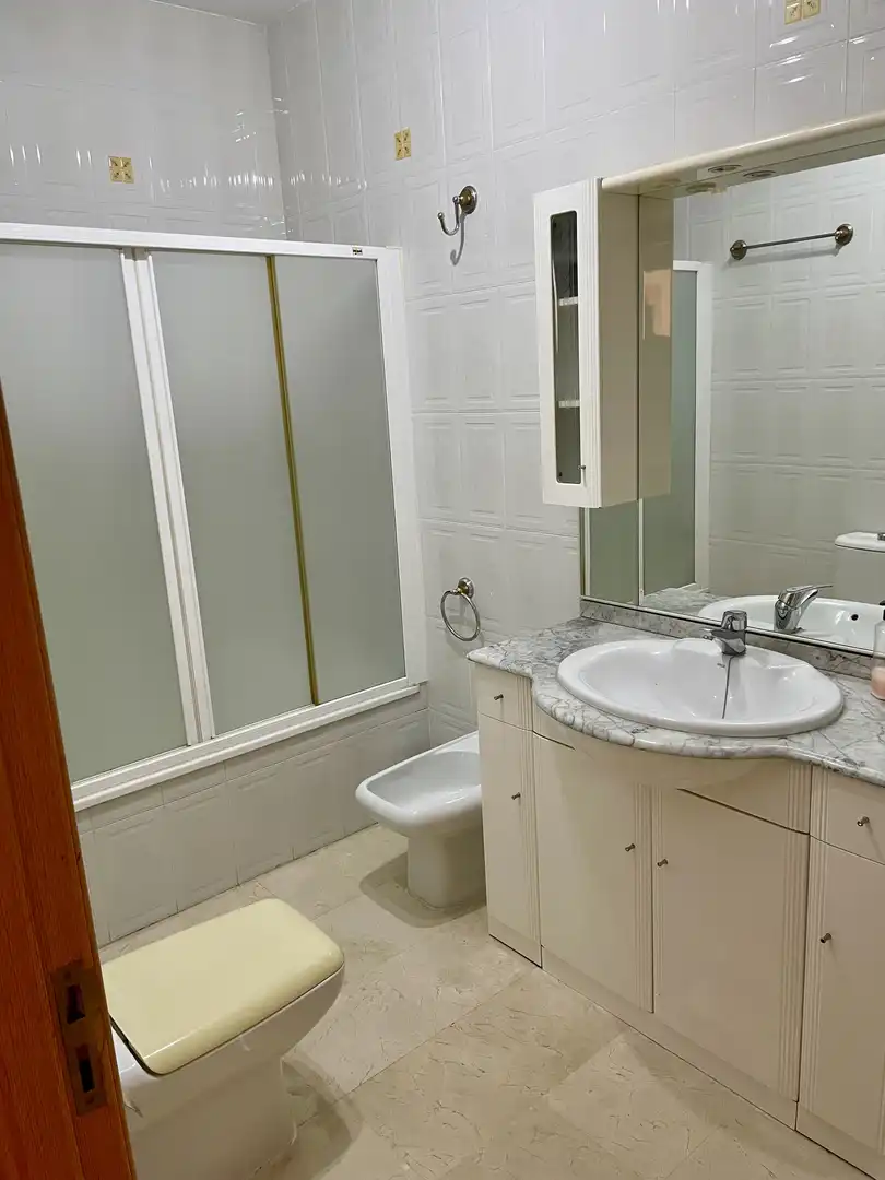 Piso en venta en Paseo del Carmen, 8, Daimiel Baño de Piso en venta en Daimiel con Aire acondicionado, Calefacción y Parquet