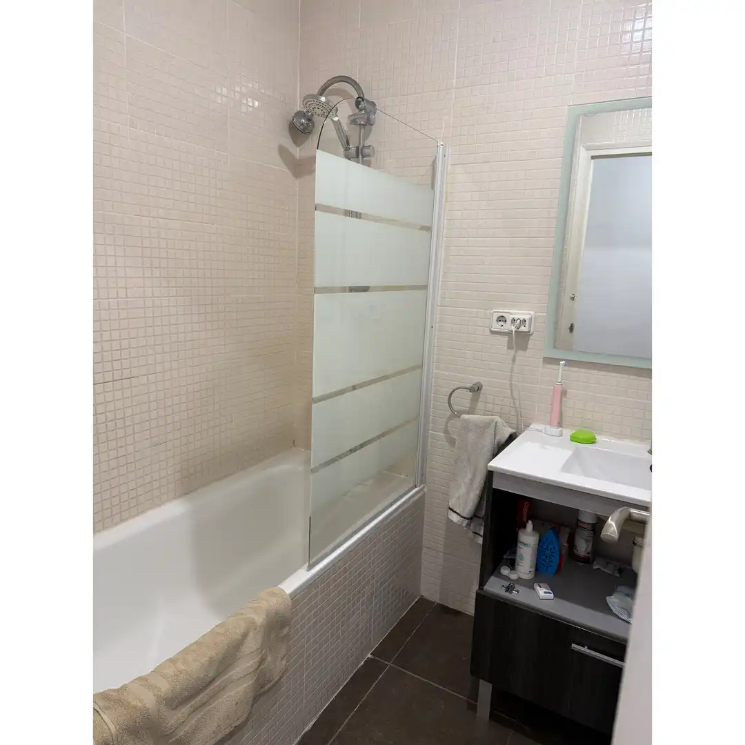 Room in Carrer de Ramón y Cajal, 79, Plaça Catalunya - Escola Industrial