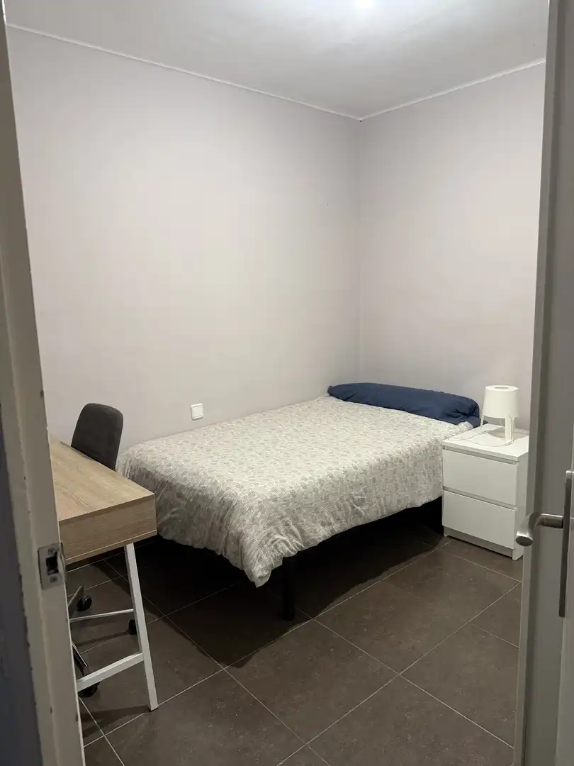 Room in Carrer de Ramón y Cajal, 79, Plaça Catalunya - Escola Industrial
