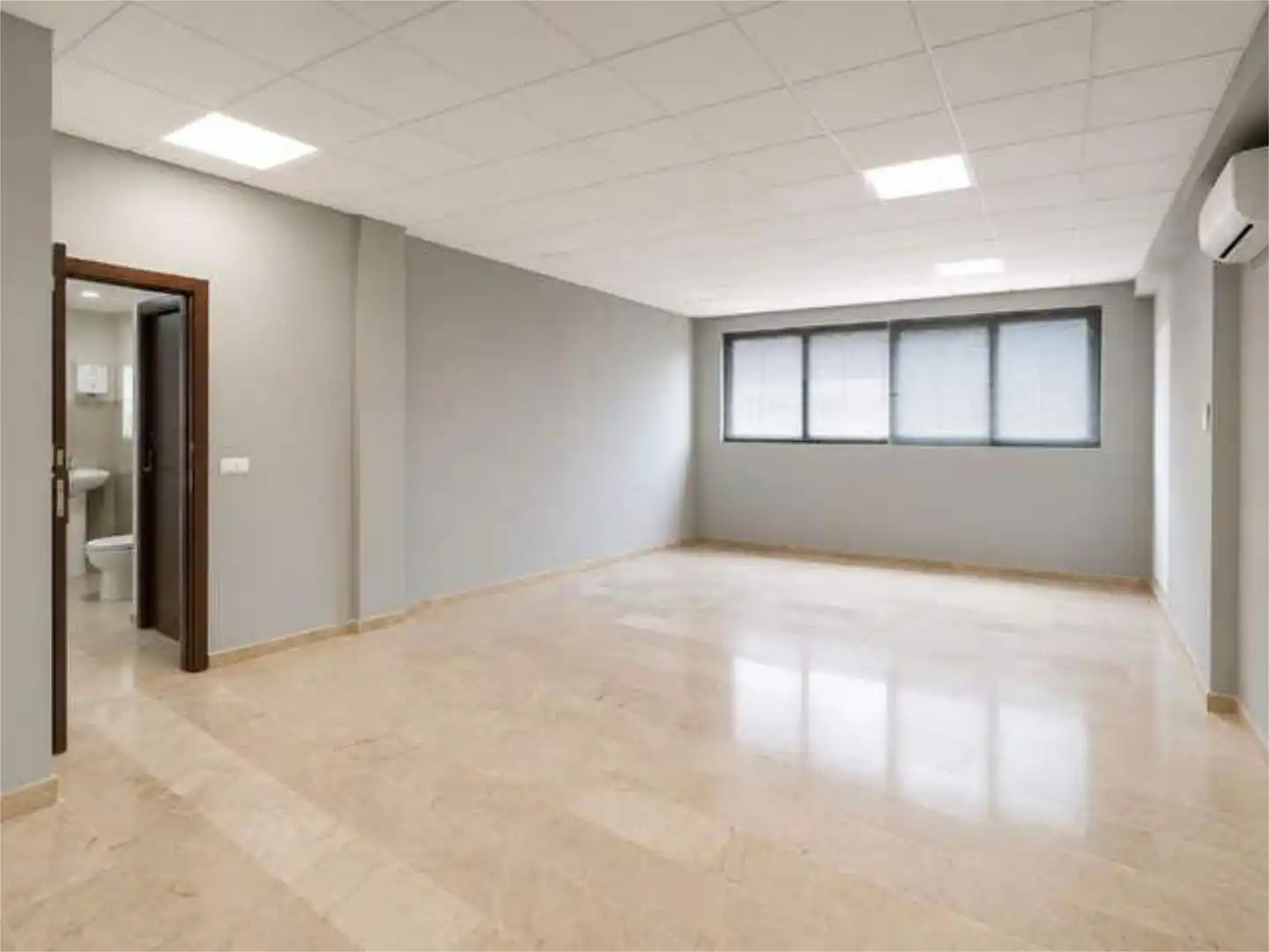 Office for rent in Sector Sur Office for rent in Córdoba with Air Conditioner