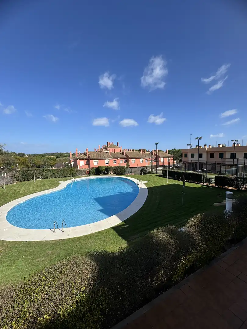 Casa adosada en venda a Avenida Deporte del, 20c, Islantilla Piscina de Casa adosada en venda en Islantilla amb Aire condicionat, Terrassa i Balcó