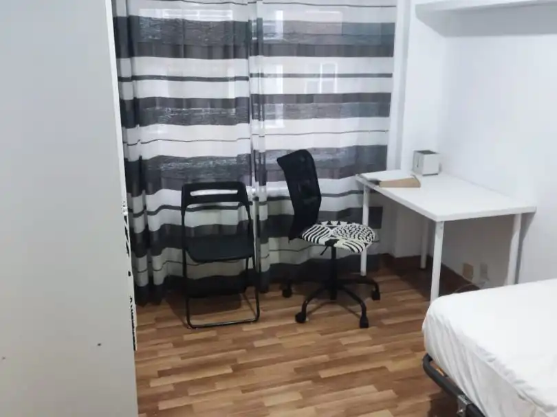 Room in Calle Sahagún, 18, Bellavistas - Hipercor Room in Calle Sahagún, 18, Bellavistas - Hipercor