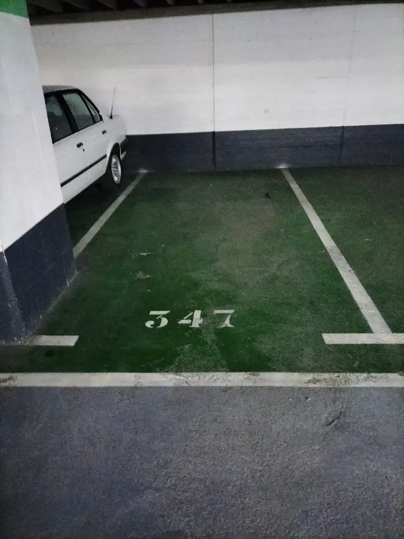 Garaje de alquiler en Calle José María de la Puente, 2, Los Vadillos - R. Sanitaria - Pozanos Parking de Garaje de alquiler en Burgos