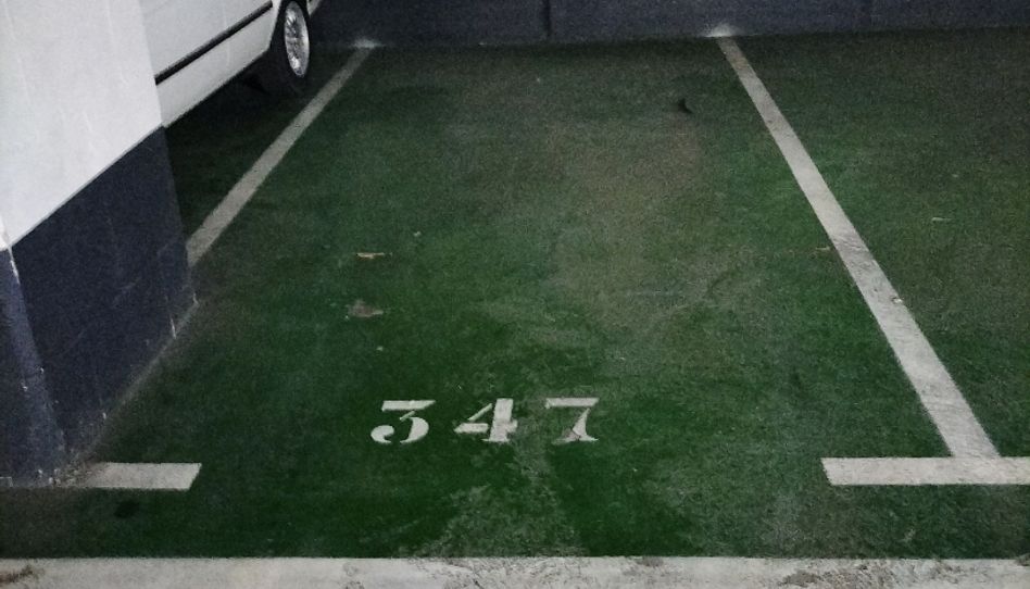 Garaje de alquiler en Calle José María de la Puente, 2, Los Vadillos - R. Sanitaria - Pozanos, Burgos Capital - imagen 1 Foto 1 de Garaje de alquiler en Calle José María de la Puente, 2, Los Vadillos - R. Sanitaria - Pozanos, Burgos Capital