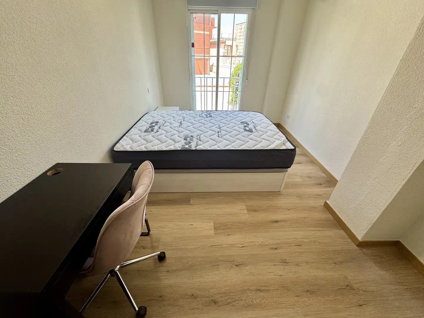 Habitació a Paseo de la Estación, 28, Estación - Psiquiátrico San José Dormitori de Pis per a compartir en Ciempozuelos amb Aire condicionat, Calefacció i Terrassa