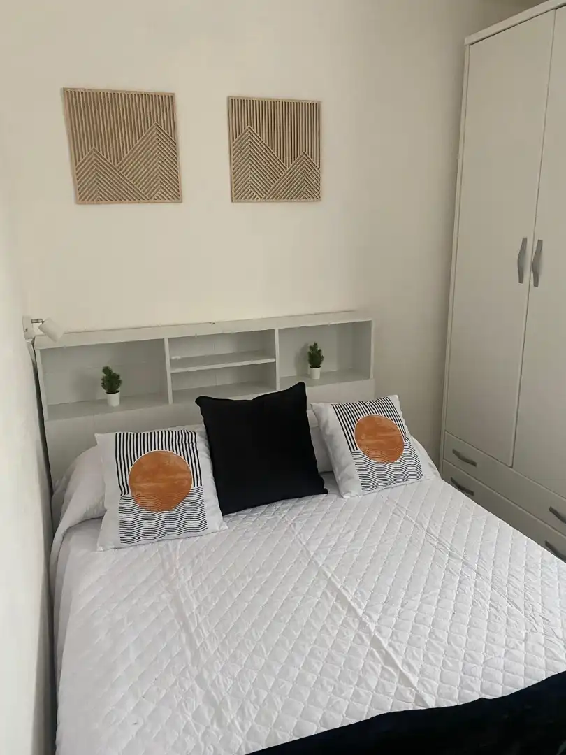 Piso de alquiler en Calle Inés de Suárez, 2, Los Pinos - El Pilar Habitación de Piso de alquiler en Plasencia con Aire acondicionado