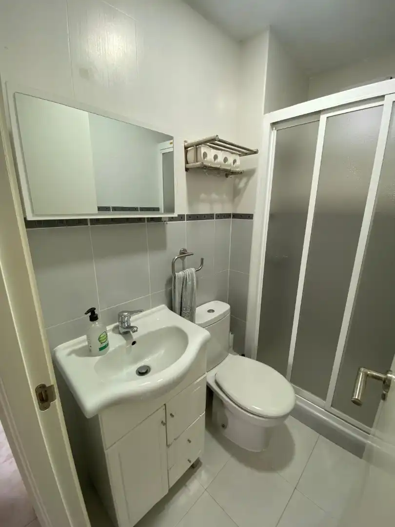 Piso de alquiler en Calle Inés de Suárez, 2, Los Pinos - El Pilar Baño de Piso de alquiler en Plasencia con Aire acondicionado