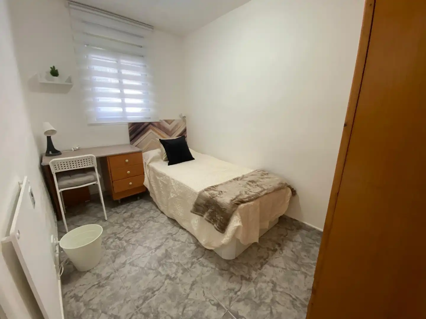 Piso de alquiler en Calle Inés de Suárez, 2, Los Pinos - El Pilar Habitación de Piso de alquiler en Plasencia con Aire acondicionado