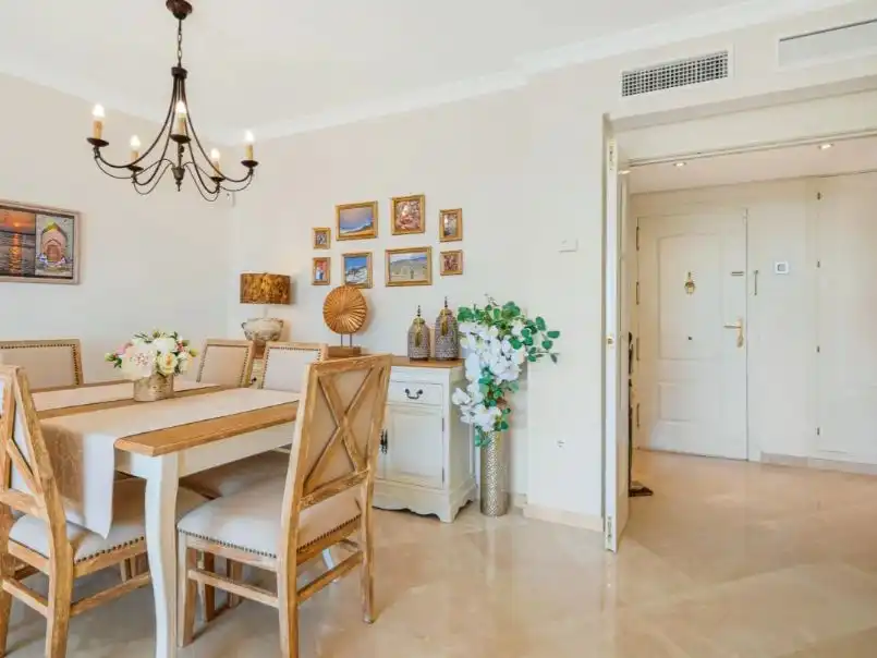 Apartamento en venta en Calle Clara Campoamor, 4b, La Mairena Comedor de Apartamento en venta en Ojén con Aire acondicionado, Terraza y Piscina