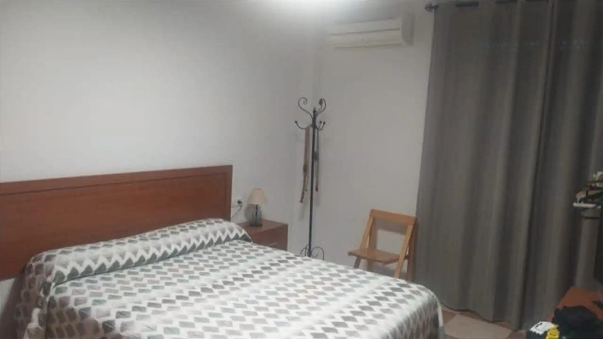 Piso de alquiler en Olvera Habitación de Piso de alquiler en Olvera con Amueblado