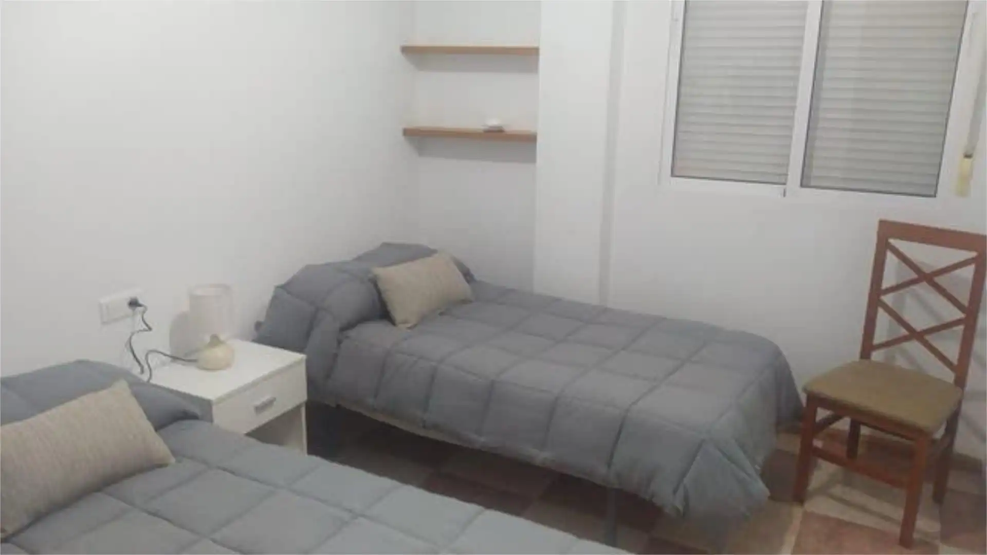 Piso de alquiler en Olvera Habitación de Piso de alquiler en Olvera con Amueblado