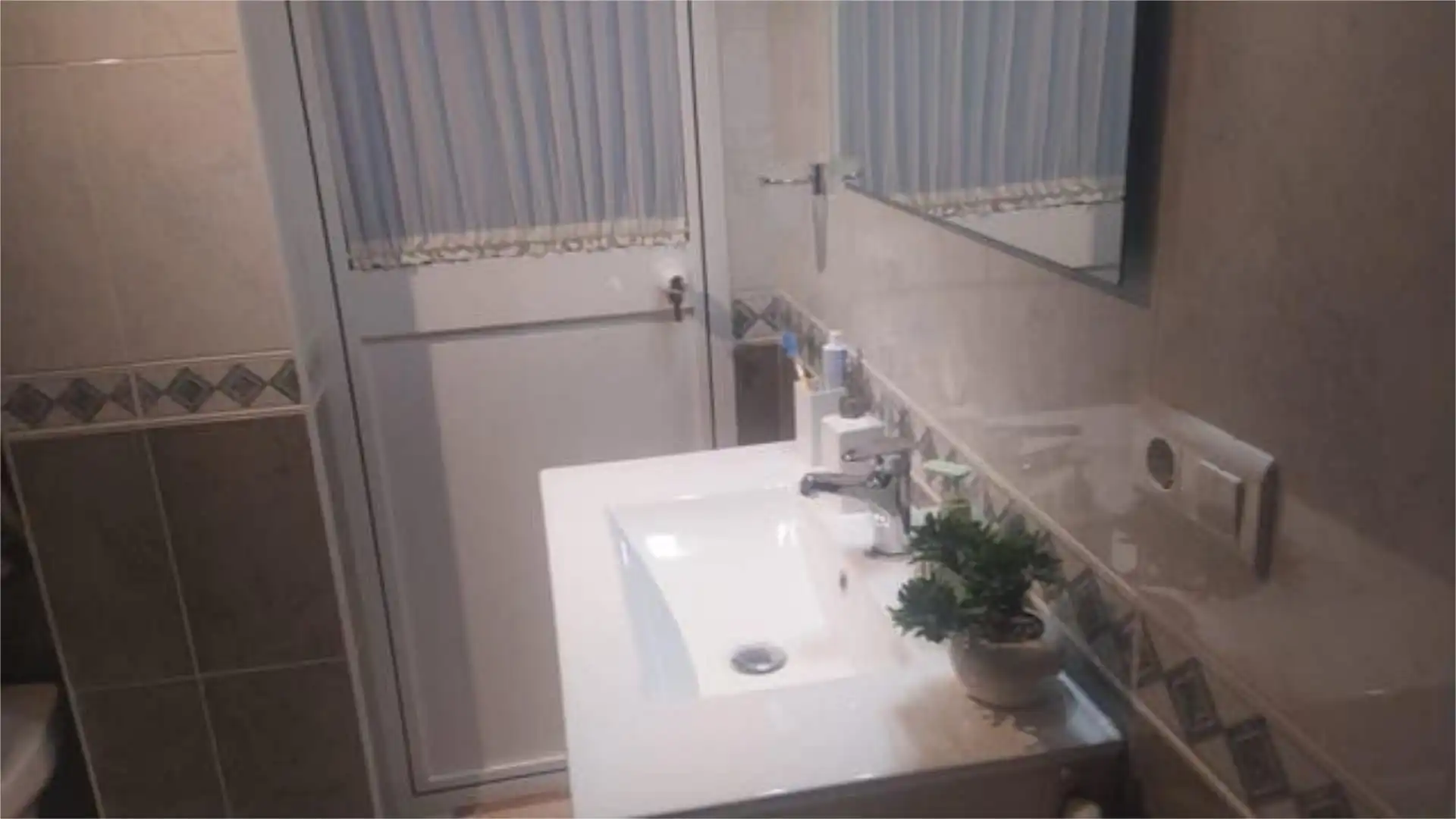 Piso de alquiler en Olvera Baño de Piso de alquiler en Olvera con Amueblado