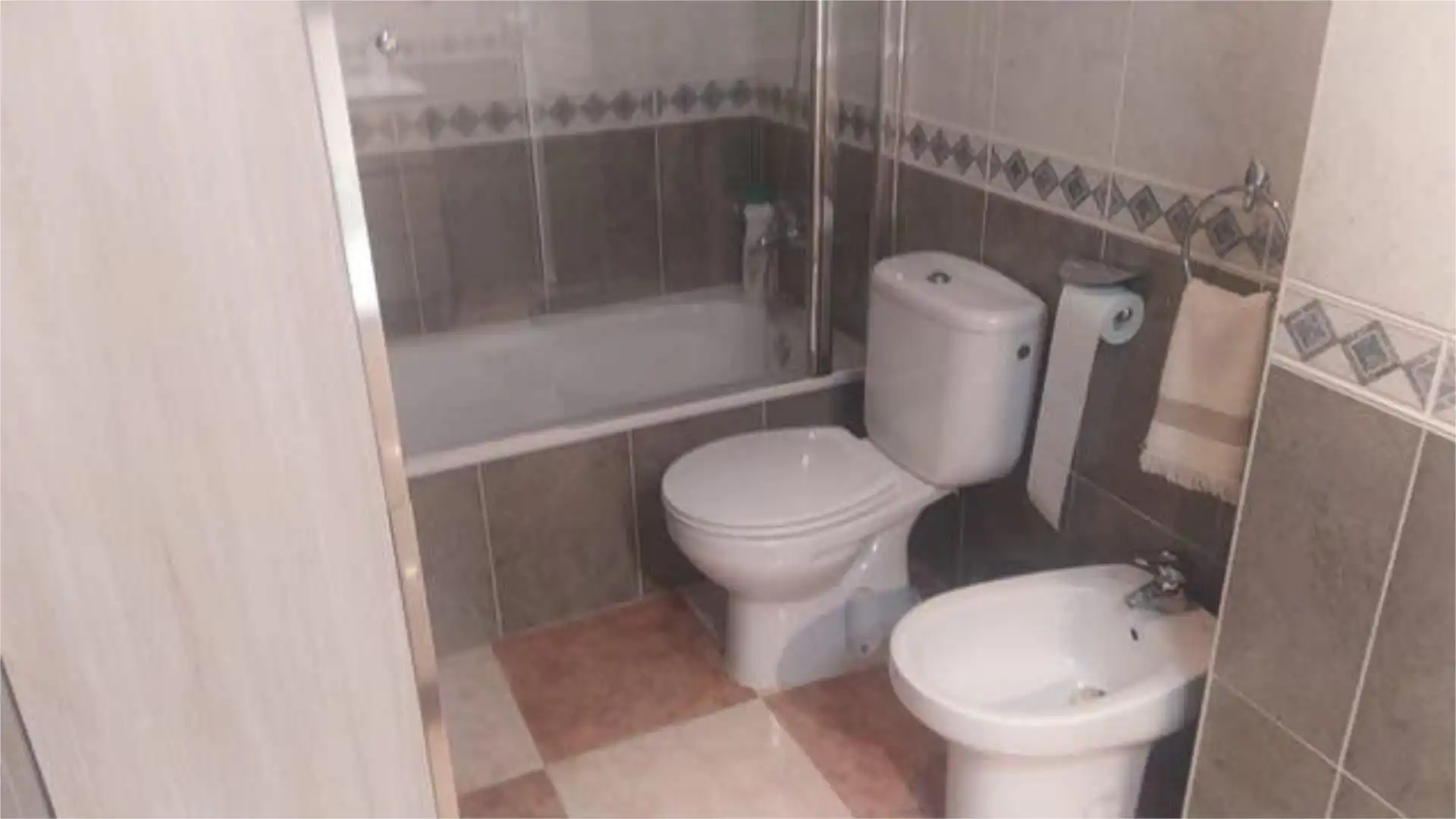 Piso de alquiler en Olvera Baño de Piso de alquiler en Olvera con Amueblado