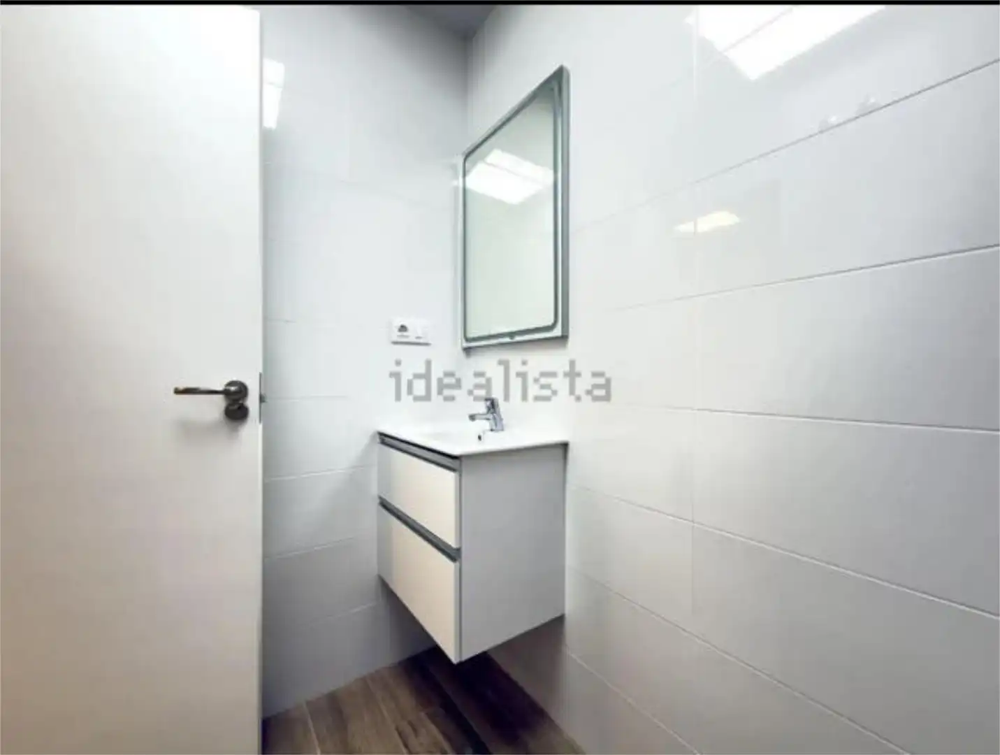 Office for rent in Ciudad Universitaria Bathroom of Office for rent in Madrid with Air Conditioner