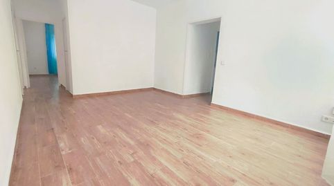 Piso en venta en Apóstol Santiago, Madrid Capital - imagen 3 Foto 3 de Piso en venta en Apóstol Santiago, Madrid Capital