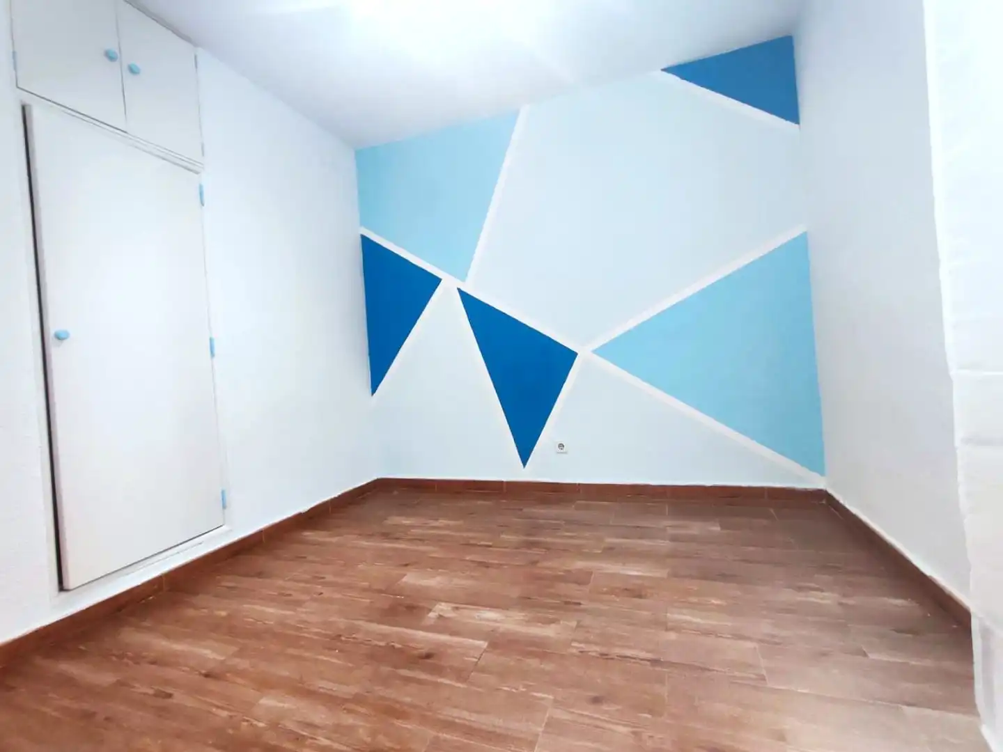 Piso en venta en Apóstol Santiago Habitación de Piso en venta en Madrid con Calefacción