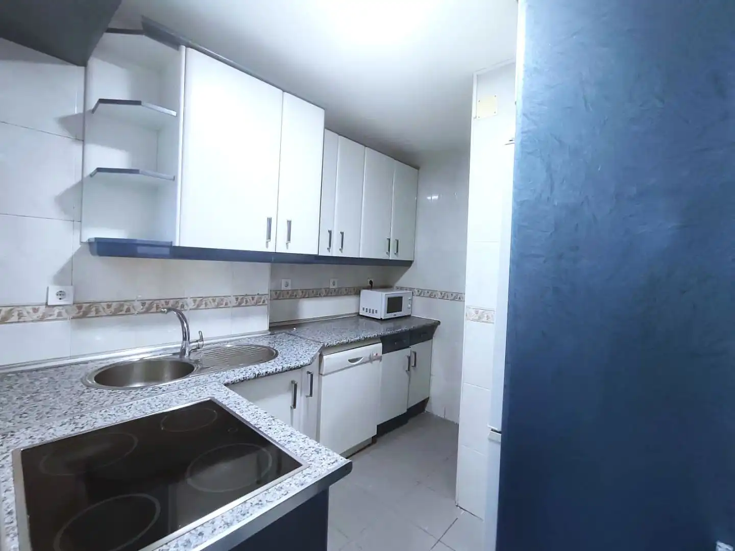 Piso en venta en Apóstol Santiago Cocina de Piso en venta en Madrid con Calefacción