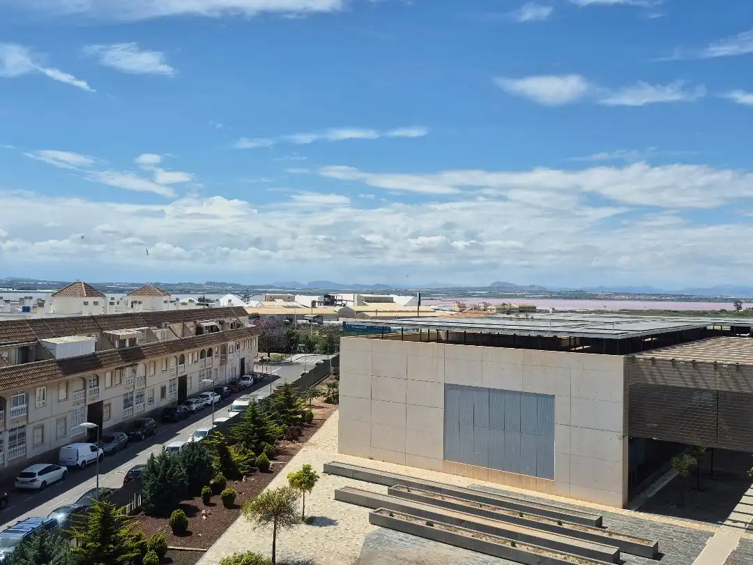 Flat for sale in Calle Urbano Arregui, 15, El Acequión Exterior view of Flat for sale in Torrevieja with Air Conditioner and Swimming Pool