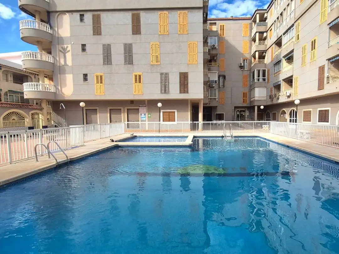 Flat for sale in Calle Urbano Arregui, 15, El Acequión Swimming pool of Flat for sale in Torrevieja with Air Conditioner and Swimming Pool