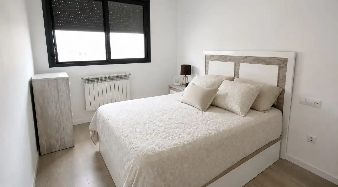 Bedroom of Flat for sale in Castellón de la Plana / Castelló de la Plana  with Air Conditioner