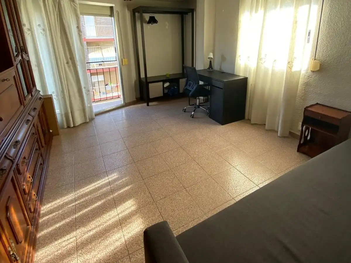 Wohnung zum Verkauf in Carrer de la Pobla de Farnals, 70, Aiora Wohnzimmer von Wohnung zum Verkauf in Valencia Capital mit Balkon