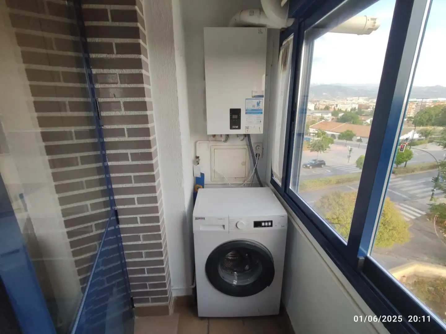 Flat for rent in Camino de Ronda, 171, Rosaleda - Juventud Balcony of Flat for rent in Granada with Air Conditioner, Heating and Furnished