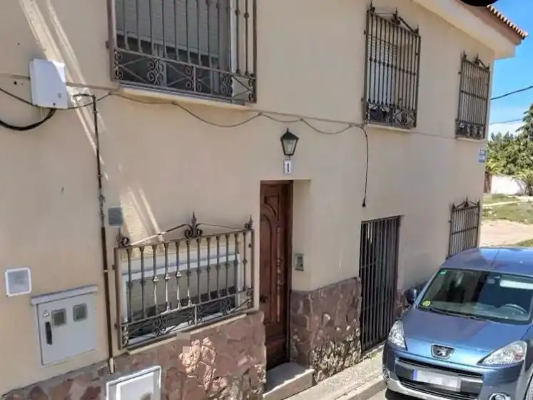 Einfamilien-Reihenhaus zum Verkauf in Calle Héroe de Cascorro, 16, Noblejas Außenansicht von Einfamilien-Reihenhaus zum Verkauf in Noblejas mit Heizung, Terrasse und Abstellraum